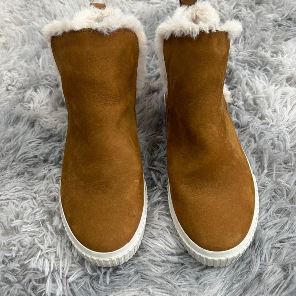 Timberland Skyla Bay Boots/Loafers. Fur lined Size 7.5